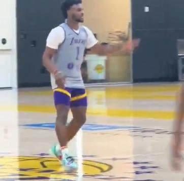 布朗尼顺利完成湖人试训 17号签目标华裔高中锋